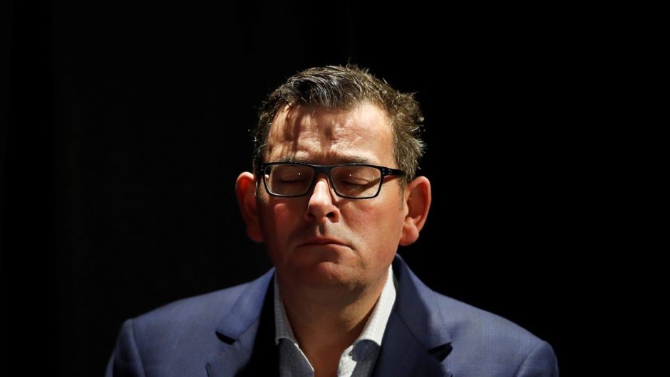 Emotional Daniel Andrews announces Victoria will be 'one state again' from November 9