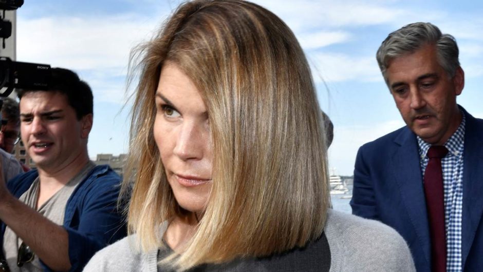 Lori Loughlin begins 2-month prison sentence in college admissions scandal