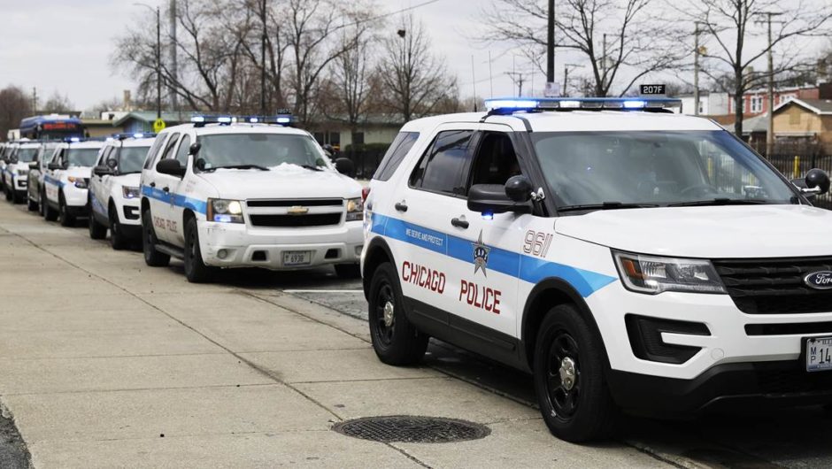 Chicago sisters accused of stabbing store security guard 27 times after he asked them to wear a mask