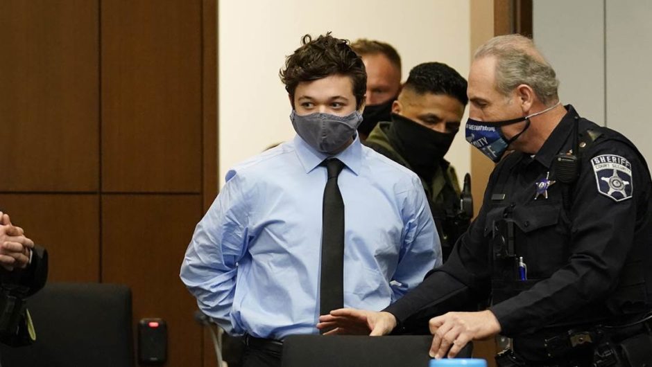 Kyle Rittenhouse, charged with killing 2 Kenosha protesters, extradited to Wisconsin