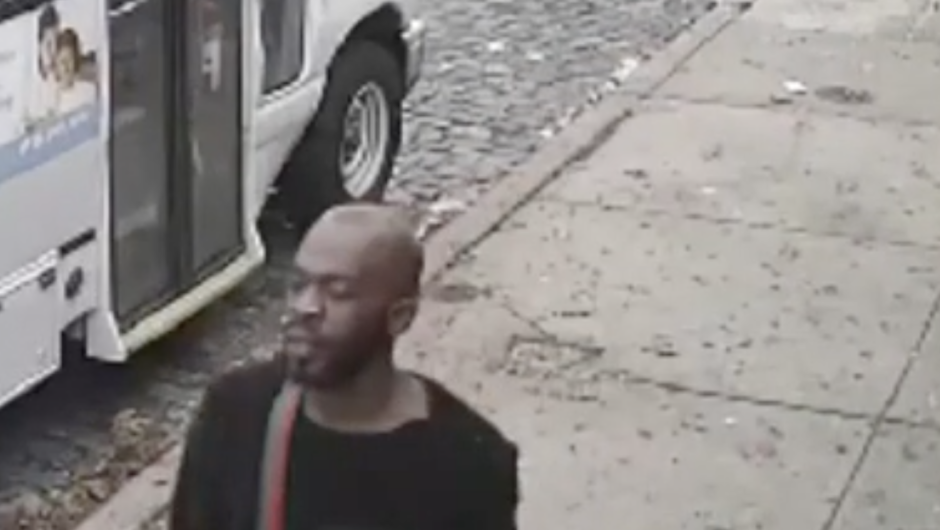 Philadelphia police release video of stabbing at convenience store