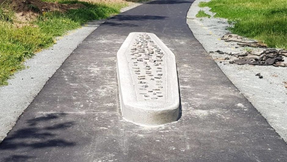‘Coffin’ cycling hazard removed from Weston Creek bike path | The Canberra Times