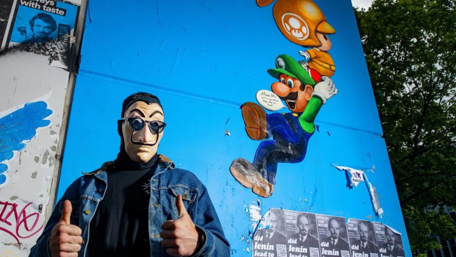 Meet the mysterious street artist behind Canberra’s Mario-inspired markers | The Canberra Times