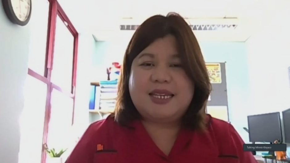 Queen Elizabeth II honors Filipina nurse in England