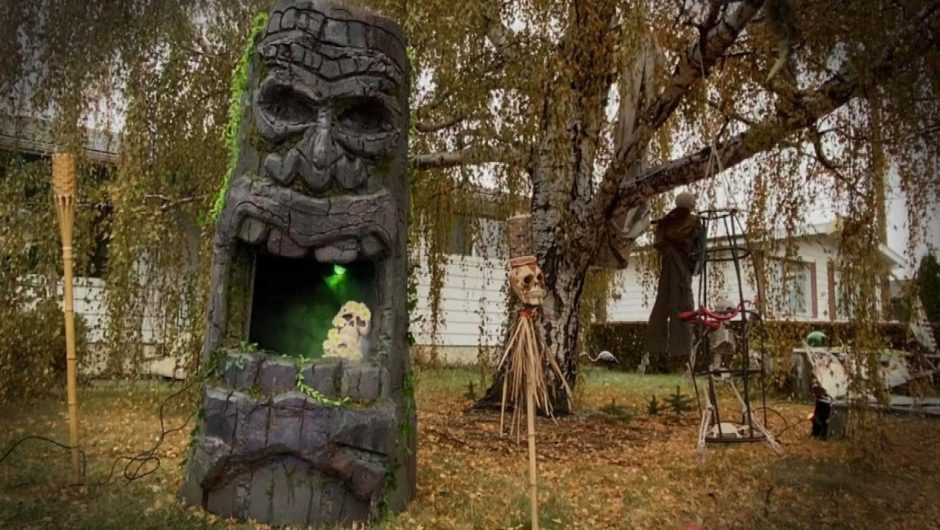 Edmontonian creates candy ‘vending machine’ for tiki-style Halloween