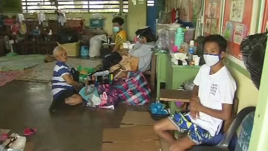 Ilang residente sa Cavite binagyo na nasunugan pa