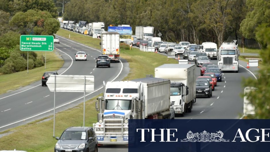 Qld police warn NSW drivers to pack their patience as border reopens