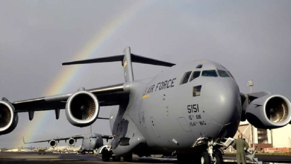 Air Force plane lands in Michigan airport after mechanical issues