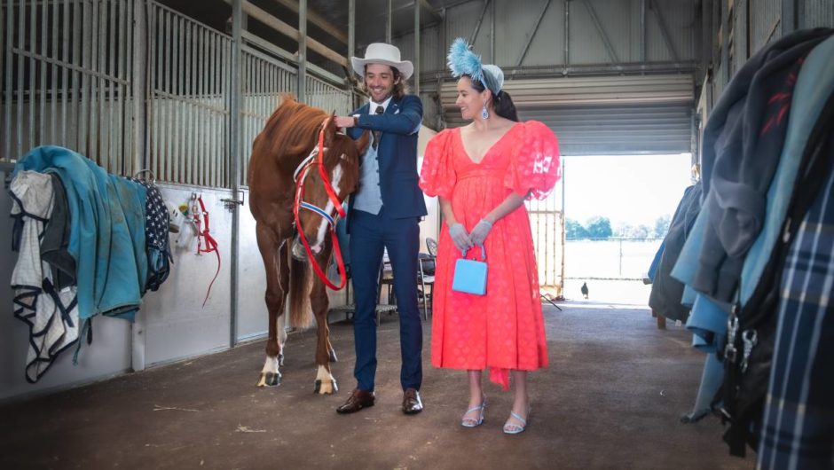 Canberra fashionistas embrace virtual fashions on the field for Melbourne Cup | The Canberra Times