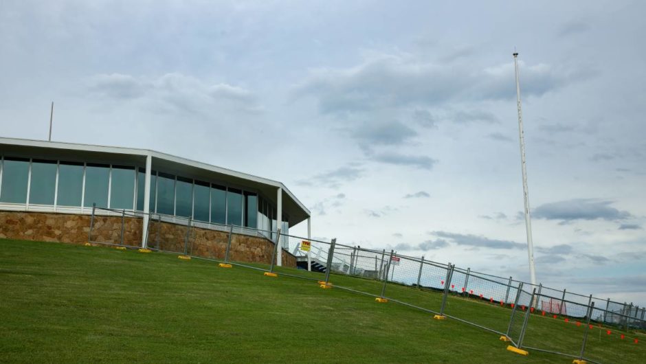 Canadian Flagpole at Regatta Point by Lake Burley Griffin to come down | The Canberra Times