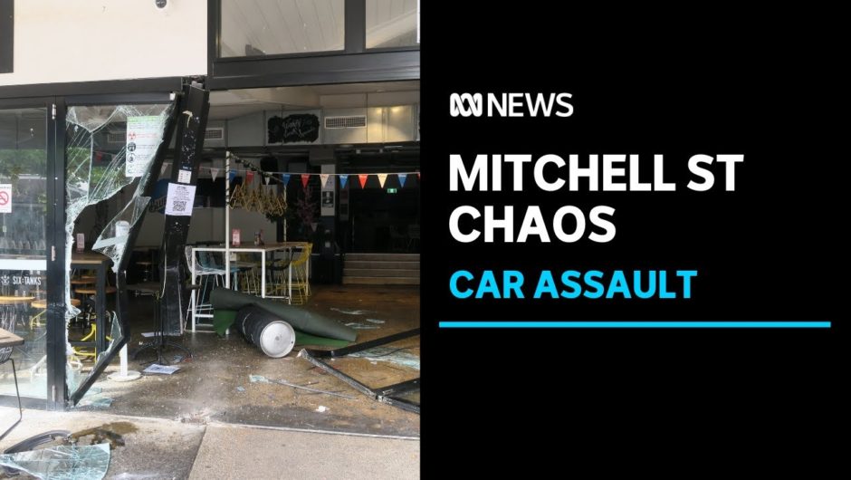 Car smashes into Darwin CBD pub after street fight | ABC News