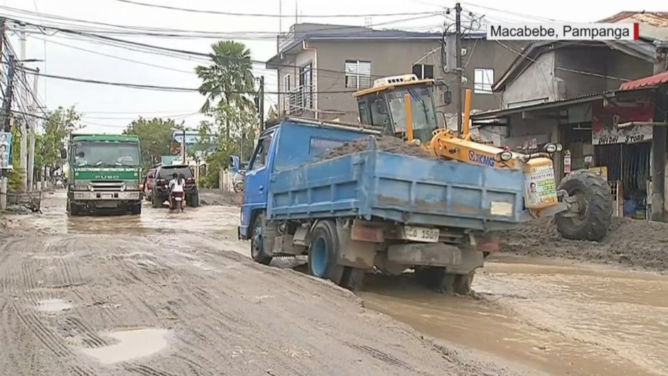 Typhoon lashes over Central Luzon