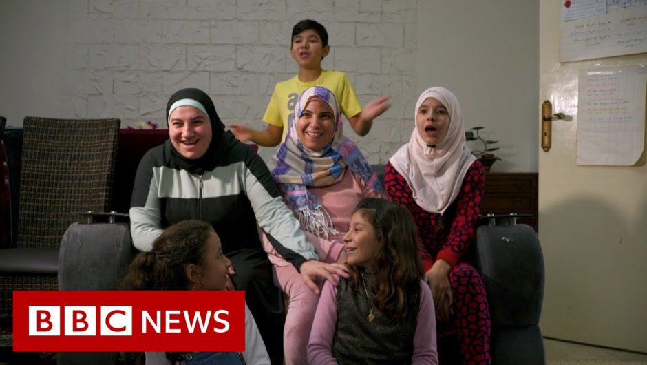 Beirut explosion: The architect rebuilding families' homes for free – BBC News