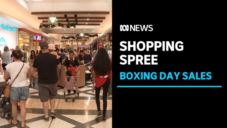 Northern Territorians flock to the shops for Boxing Day sales | ABC News