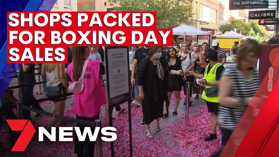South Australians pack shops for Boxing Day sales | 7NEWS