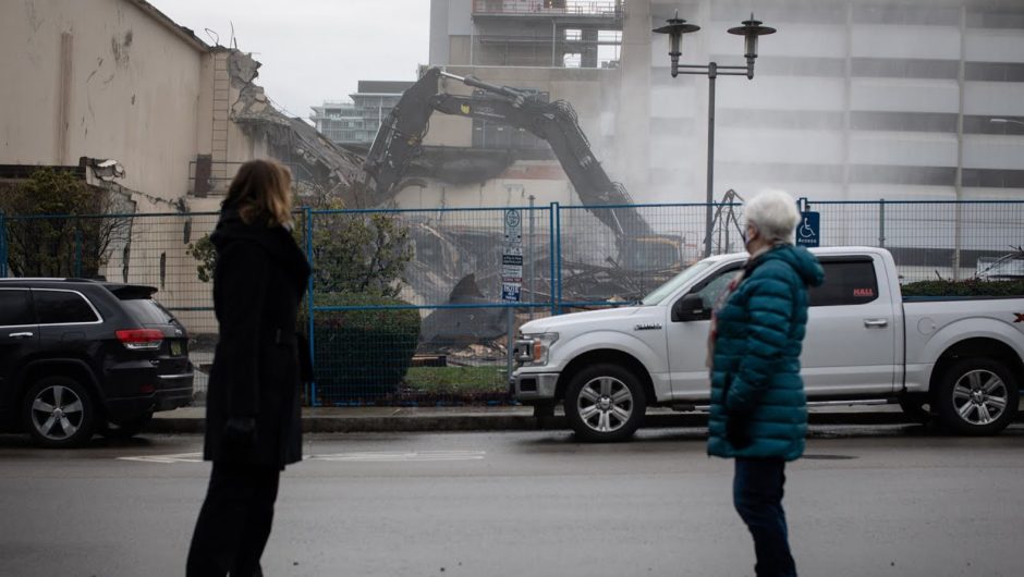 Last grads of B.C. nursing school savour memories following demolition
