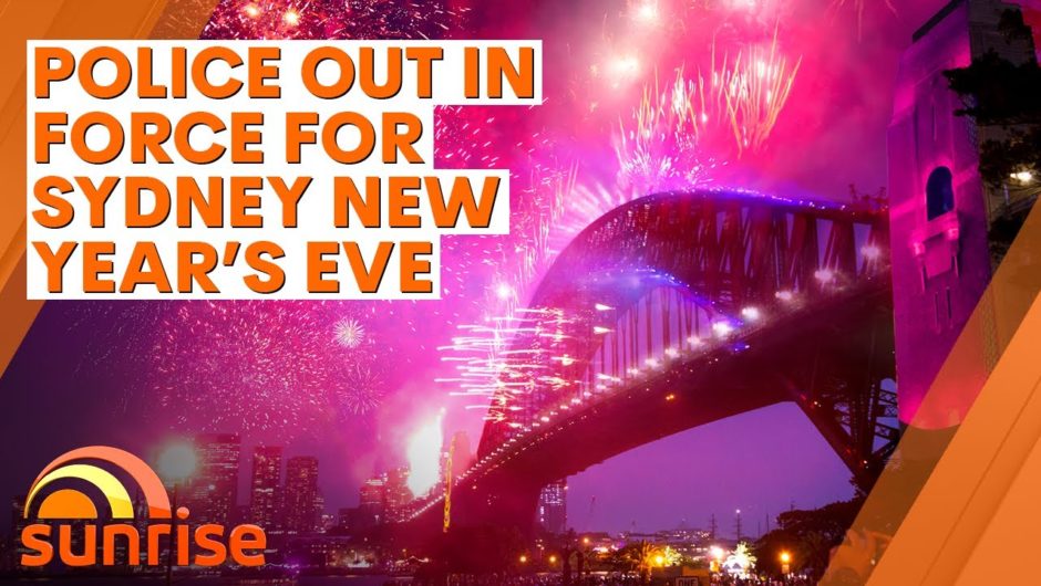 Police out in full force for Sydney's New Year's Eve | 7NEWS