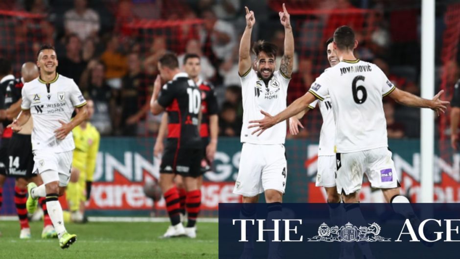 Macarthur FC beat Western Sydney Wanderers courtesy of free kick deflected off Mark Milligan