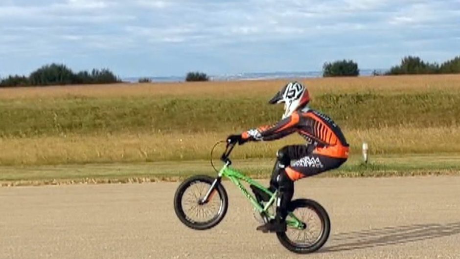 Calgary teen sets longest 'wheelie' world record