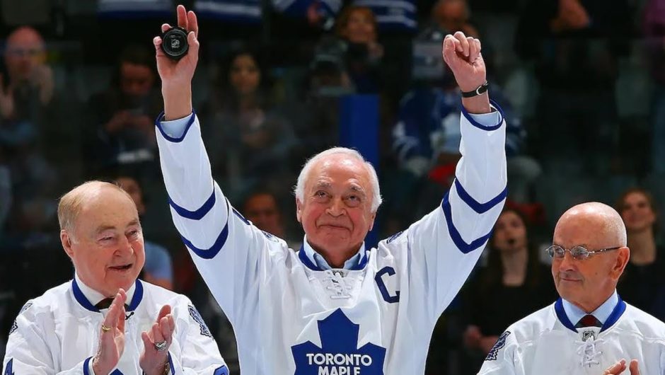 Former Maple Leafs captain George Armstrong dead at 90