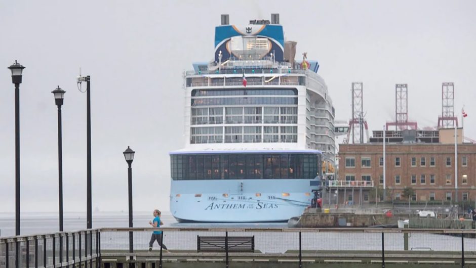 Canada extends cruise ship ban until 2022