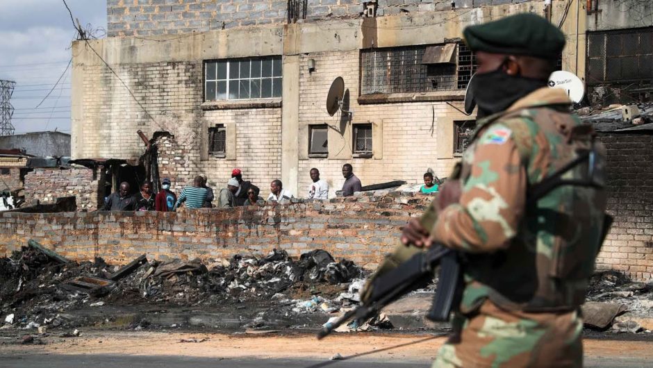 South Africa deploys 25,000 troops to assist police amid violence