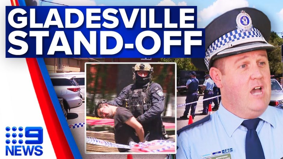 Officer slashed in the head in Sydney police siege | 9 News Australia