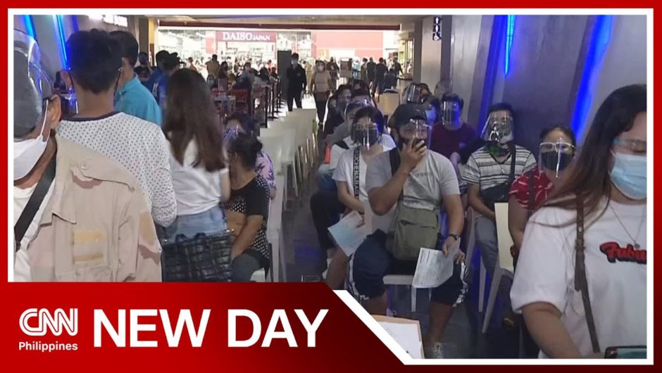 People line up on last day of voter registration