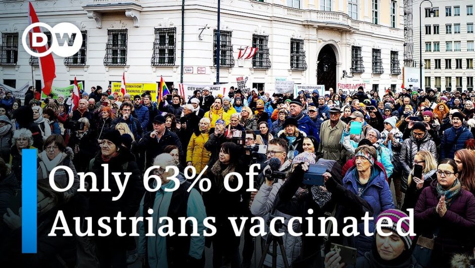 Thousands protest Austria's COVID lockdown for the unvaccinated | DW News