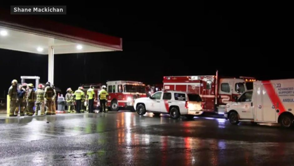 Rescue team near Agassiz, B.C., prepares to free travellers trapped by mudslides