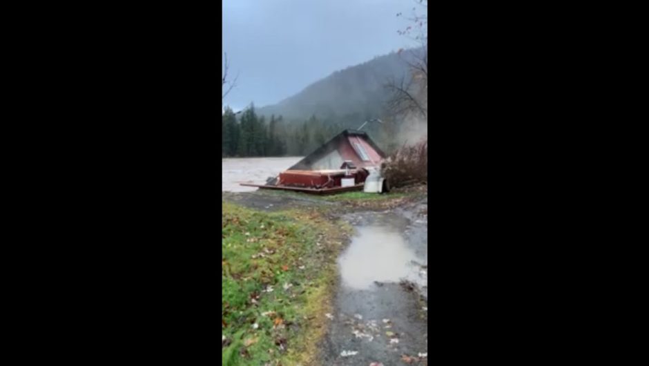 Video captures barn swept away by B.C. floods #shorts