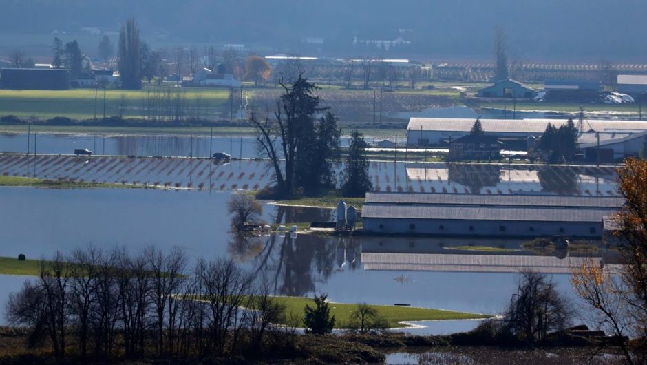 B.C. residents travelling when floods hit still cut off from Interior homes