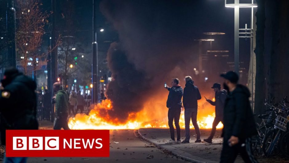 Dutch police clash with anti-lockdown rioters – BBC News